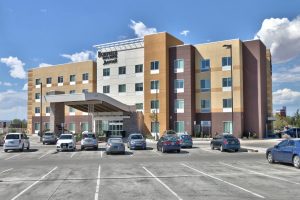 Hotel_Front_Day Hotel_Front_Day